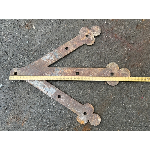 139 - Large Cast Iron Brace