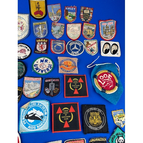 186 - Group of Collectable Pin Badges & Vintage Fabric Patches