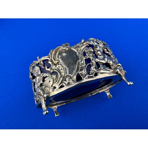 12 - Hallmarked Silver Salt with Cobalt Blue Glass Inner Birmingham 1882 65.8g