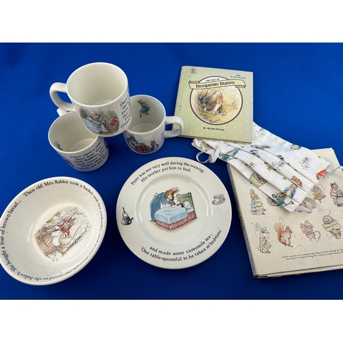 224 - Group of Beatrix Potter Peter Rabbit Collectable Items