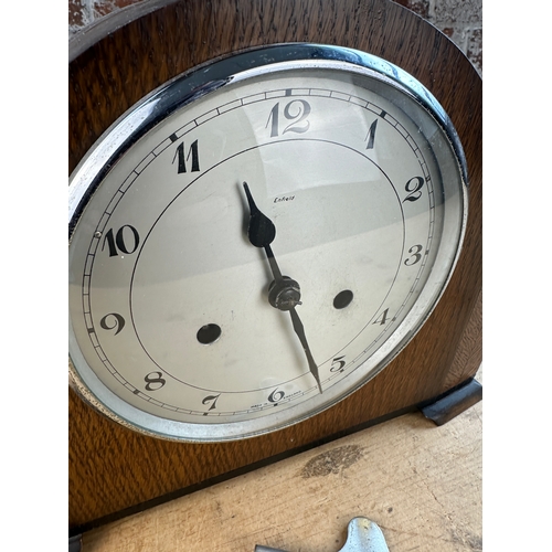 120 - Enfield Chiming Mantel Clock - Ticking