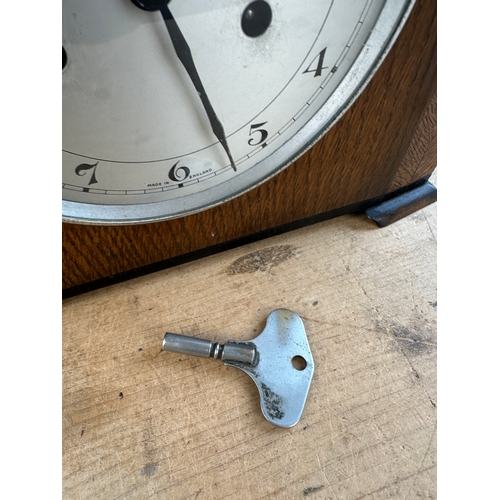 120 - Enfield Chiming Mantel Clock - Ticking