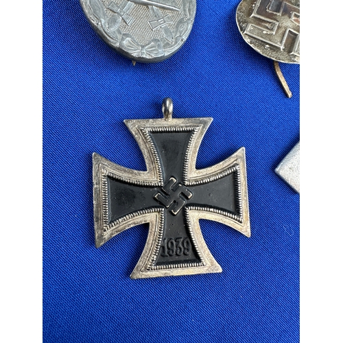 112 - Third Reich Badges, Medal & Coin