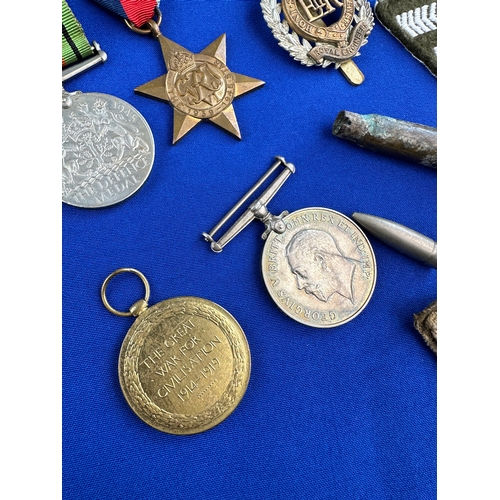 100 - WWI Medals 1781 Pte W.W. Cuthbertson, King's Own Scottish Borders. WWII Medals, Cap Badge, Stripes &... 