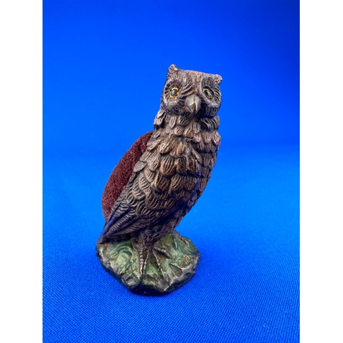 238 - Franz Bergman Cold Painted Owl Pincushion 7382 Bergman Foundry Mark - Geschutzt