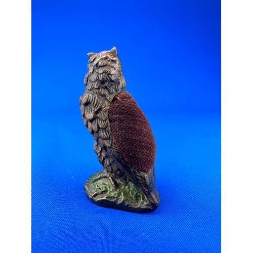 238 - Franz Bergman Cold Painted Owl Pincushion 7382 Bergman Foundry Mark - Geschutzt