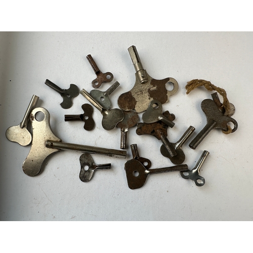 124 - Group of Vintage Clockwork Toy Keys