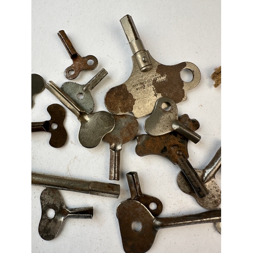 124 - Group of Vintage Clockwork Toy Keys