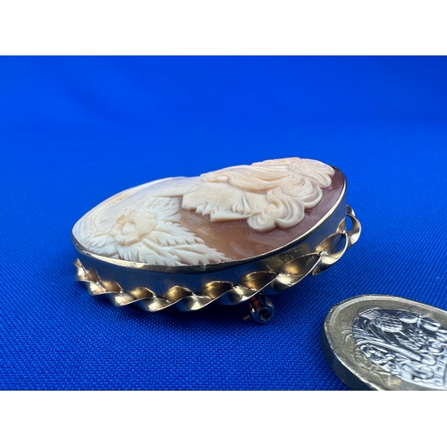 97 - Large Shell Cameo in 9ct Gold Mount 15.14g