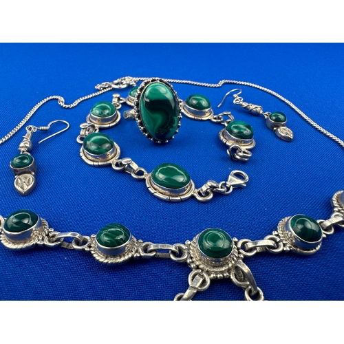 65 - 925 Silver Jewellery Set with Green Stones