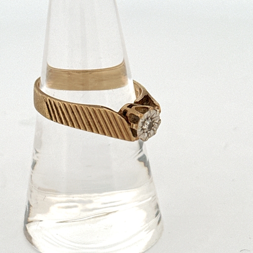 56 - 9ct Gold Ring size P 2.84g gross