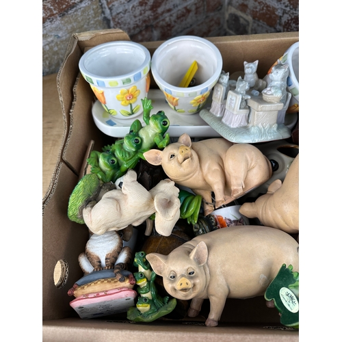 534 - Box of Collectables & Ornaments including Pigs & Frogs