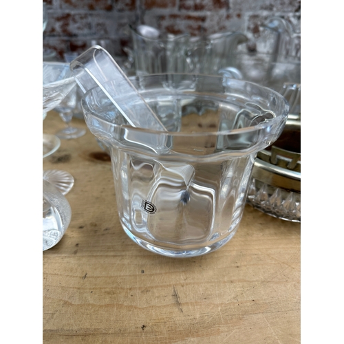 537 - Box of Vintage Glassware including Dartington