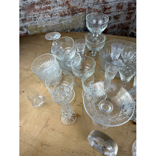 537 - Box of Vintage Glassware including Dartington