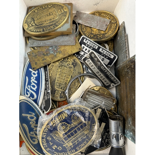 377 - Vintage Car Badges, Motor & Transport Related Plaques & Badge & Keys - Automobilia Interest