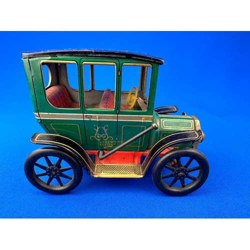 87 - Trademark Toys Japan Tinplate Lever Action Mechanical Car Toy - Green - Working