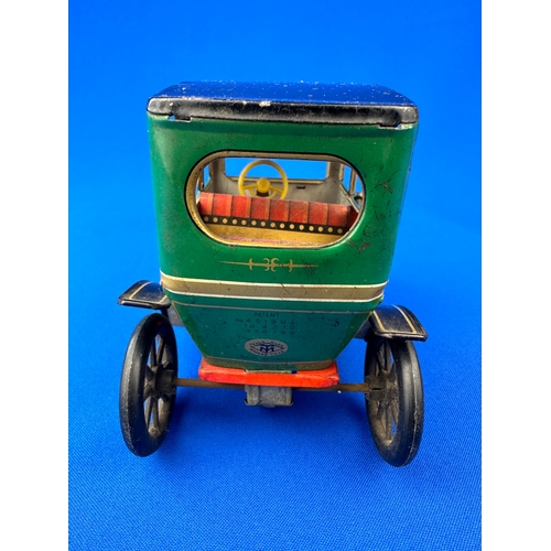 87 - Trademark Toys Japan Tinplate Lever Action Mechanical Car Toy - Green - Working