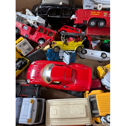 91 - Box of Vintage Matchbox & Corgi Diecast Cars & Vehicles