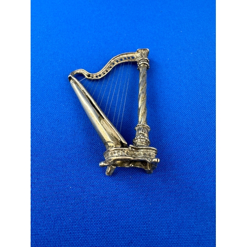 44 - 800 Silver miniature Harp