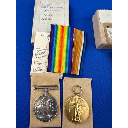 240 - War Medals including WWI, WWII & Special Constabulary. Detail in Images