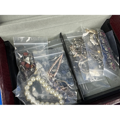 393 - Selection of Costume Jewellery in Jewellery Box