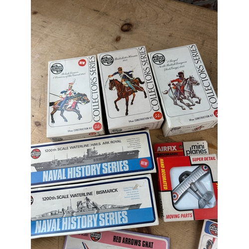 229 - Group of Small Vintage Model Kits by Airfix.