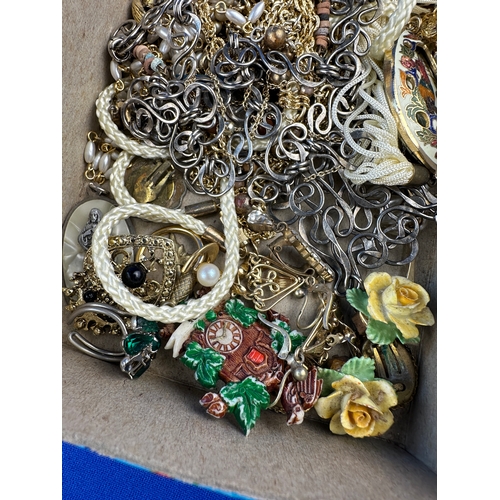 290 - Box of Mixed Vintage Costume Jewellery