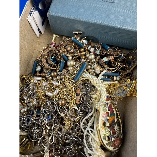 290 - Box of Mixed Vintage Costume Jewellery