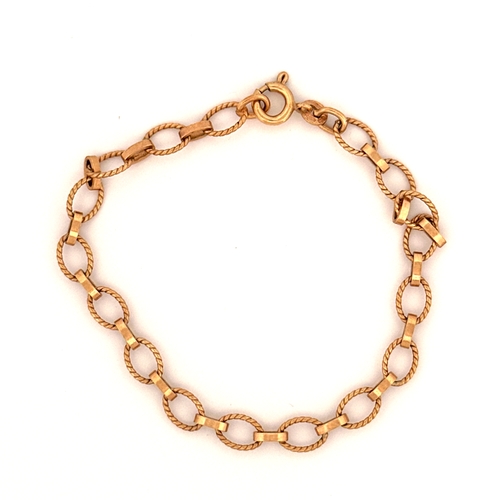 26 - 9ct Gold Bracelet 4.22g 18.5cm long