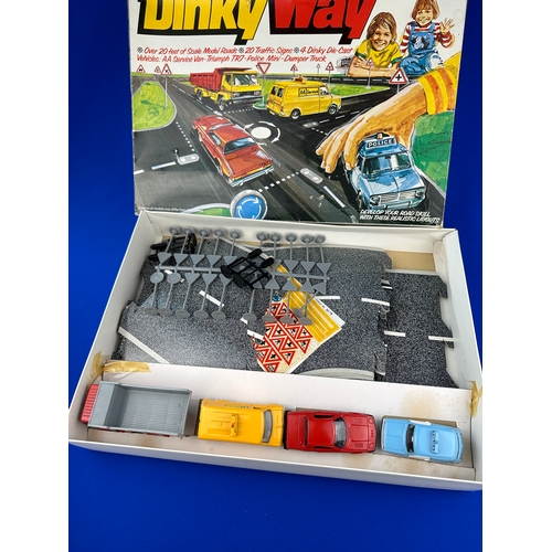 98 - Dinky Toys - Dinky Way Road Gift Set