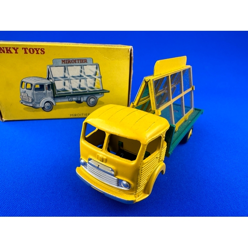 100 - Dinky Toys Diecast Simca Cargo 33