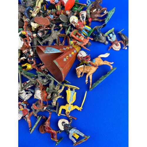 173 - Box of Britains Herald Figures, Loan Star Figures & Others