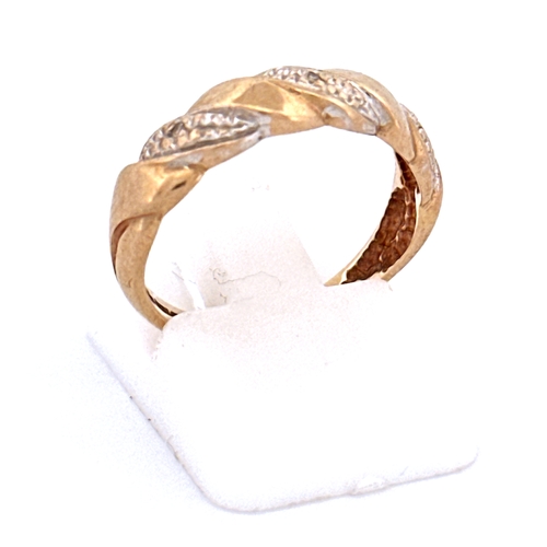 25 - 9ct Gold Ring set with Small Diamonds size L 2.19g