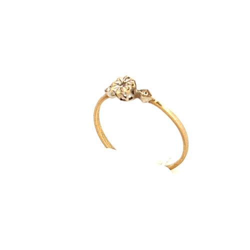 10 - 9ct Gold Ring with Small Diamond - Size O -  0.77g