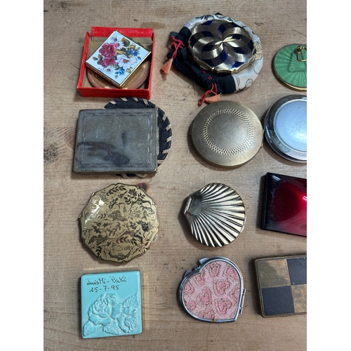 256 - Approximately 20 Vintage Compacts including Stratton