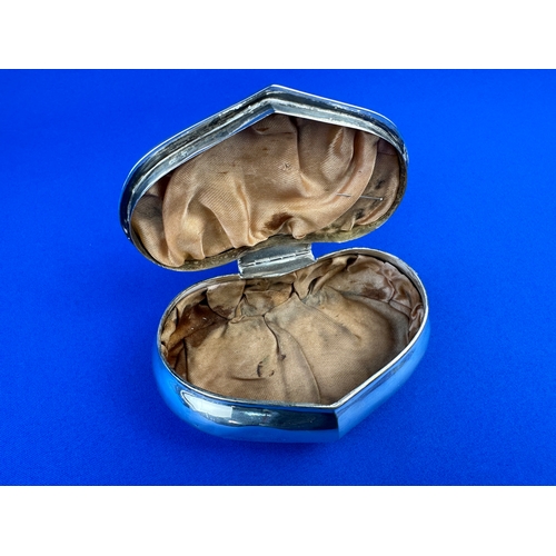73 - Victorian Hallmarked Silver Heart Shaped Trinket Box Birmingham 1897 126g gross weight