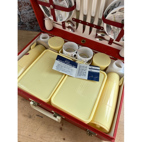 278 - Complete as new - Brexton Picnic Set