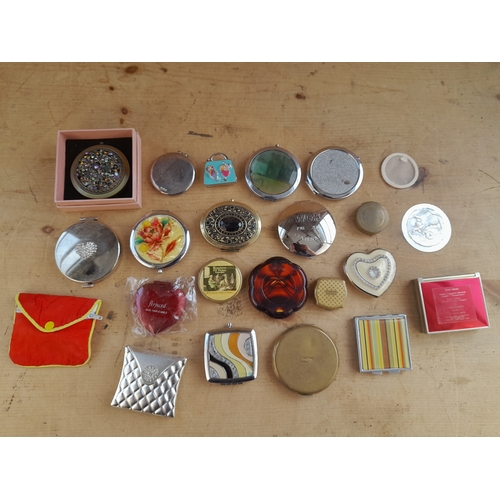 450 - Group of Approximately 20 Vintage Compacts