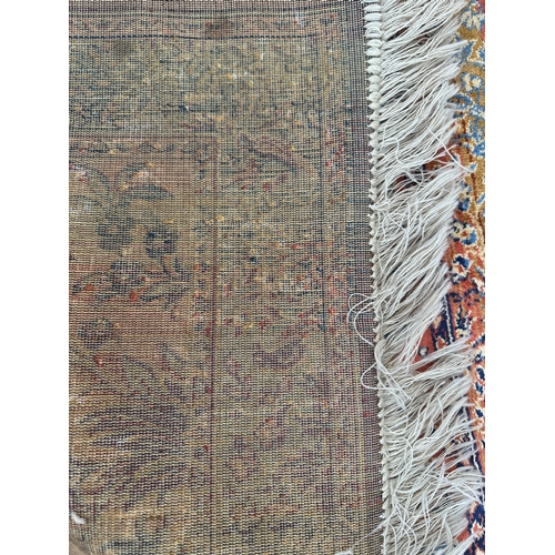 489 - Small Vintage Pictorial Isfahan Rug (113cm / 68cm)