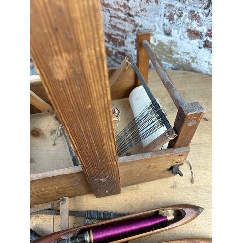 463 - Vintage Miniature / Tabletop Loom