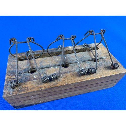 434 - Unusual Three Hole Vintage Choker Mouse TRap