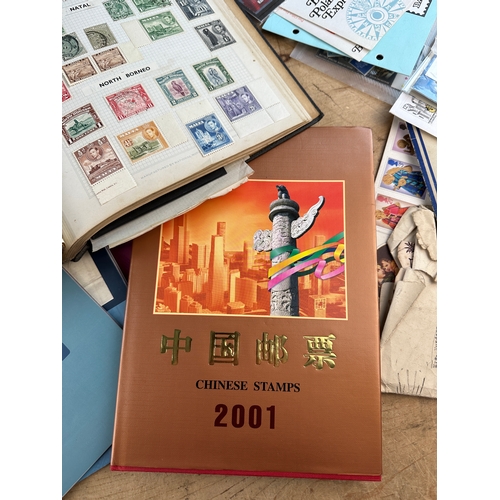 149 - British Commonwealth Stamps & other Worldwide Stamps including China 2001 Mint Stamp Yearbook