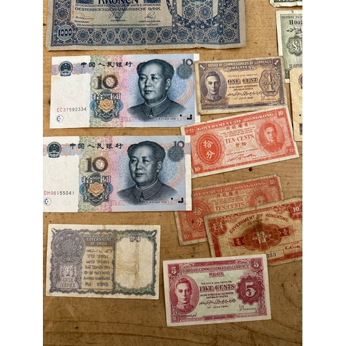 147 - Group of Vintage Worldiwde Bank Notes