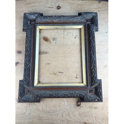 400 - Antique Picture Frame