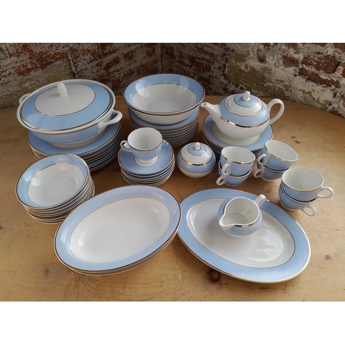 556 - Box of Royal Doulton Bruce Oldfield Tea and Dinner Service Items