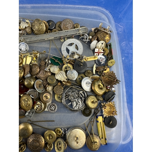 392 - Quantity of Small Interesting items including: Badges & Buttons