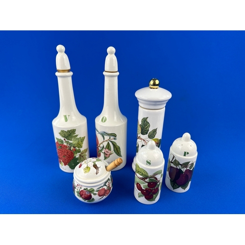 549 - Group of Portmeirion Botanic Garden items including Pepper Grinder