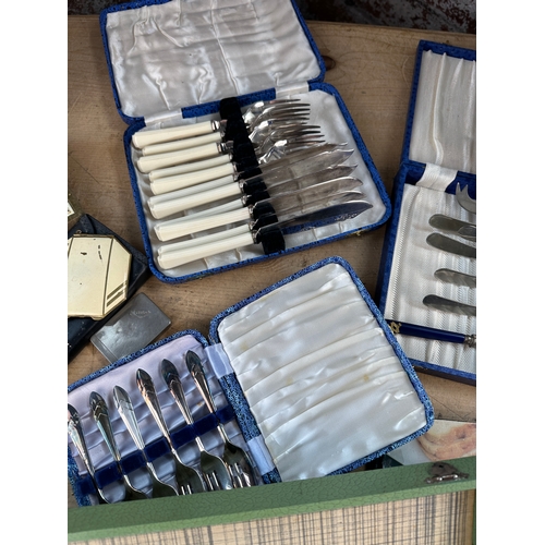 333 - Box of Collectables including Vintage Flatware