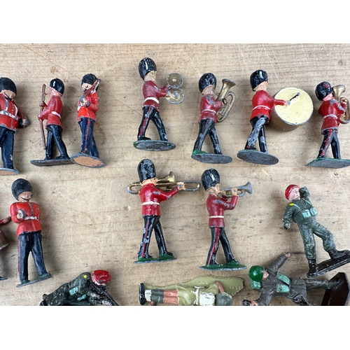 289 - Vintage Lead & Plastic Toy Soldiers