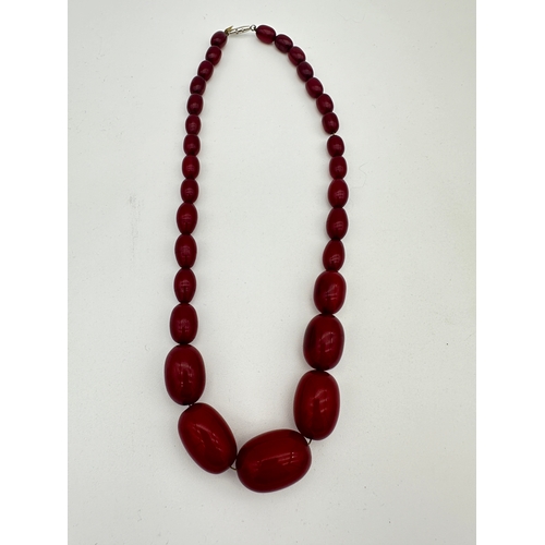 32 - Cherry Amber Bakelite Graduated Bead Necklace - 42.5g - 45cm Long